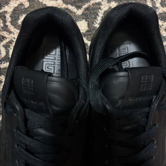 Men’s Givenchy Sneakers - Picture 2 of 7